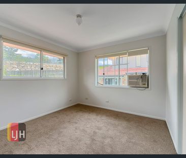 OVERSIZED 3 BEDROOM TOWNHOUSE WITH POOL IN COMPLEX - Photo 4