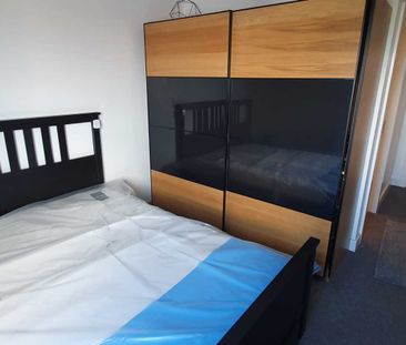 Price £1,600 pcm - Available 04/05/2026 - Furnished - Photo 5