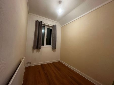 3 Bed Semi-Detached House, Beaulieu Close, CR4 - Photo 5