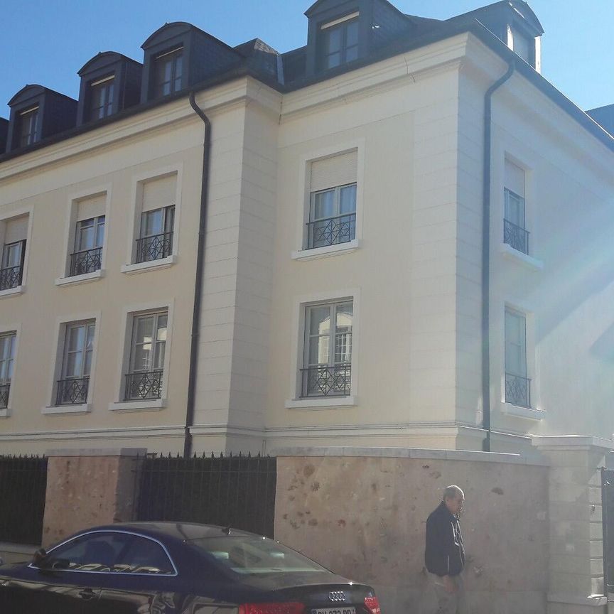 location Appartement T3 DE 73.7m² À VERSAILLES - Photo 2