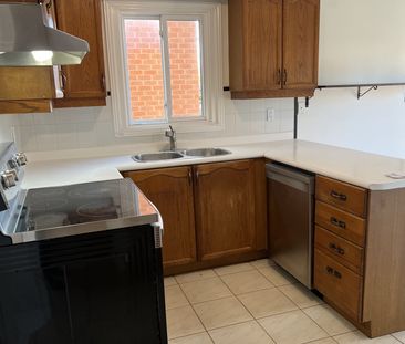 For Lease - 113 Redondo Drive, Vaughan, Ontario - Photo 4