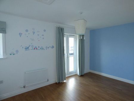 4 bedroom semi-detached house to rent - Photo 2