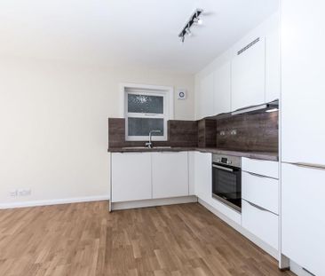 1 bedroom ground floor flat to rent - Photo 2