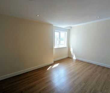 Flat to rent on - Photo 1