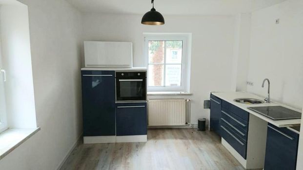 Modernisierte 2 Zimmer Wohnung mit Einbauküche in Bad Lauchstädt - Photo 1