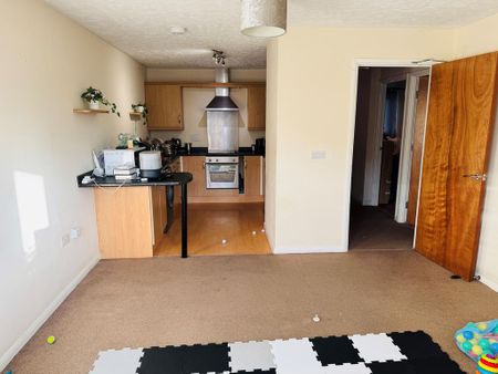 2 bedroom flat to rent - Photo 2