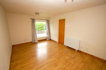 1 Bed Flat - Photo 3