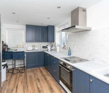 Harrow Way, Bushey, WD19 - Photo 2