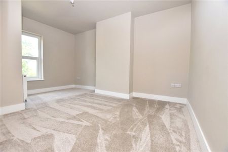 77, Wakefield Road, Gildersome, Morley, Leeds, LS27 7HH - Photo 5
