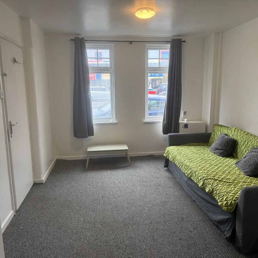 1 Bed Flat, Coombe Terrace, BN2 - Photo 1