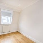 2 bedroom mews to rent - Photo 1