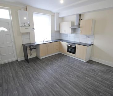 2 bedroom terraced house to rent - Photo 3
