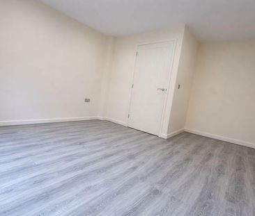 End of Terrace - Photo 3