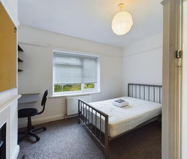 4 bedroom semi-detached house to rent - Photo 2