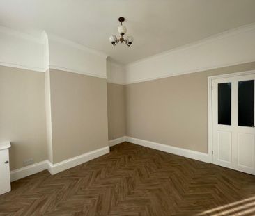 2 bedroom semi-detached house to rent - Photo 3