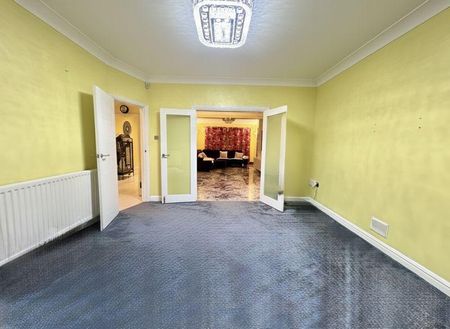 5 bedroom detached house to rent - Photo 3