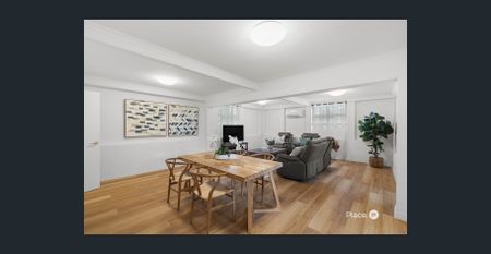 Family Home in a Quiet Yeronga Pocket - Photo 2