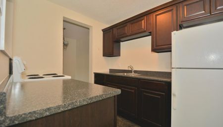 175-211 Harlington Crescent - Photo 5