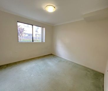 Spacious Two Bedroom Apartment With large Outdoor Area - Photo 4