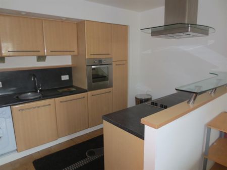 2 bedroom flat to rent - Photo 5