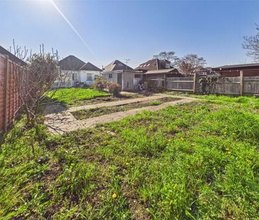 Gladstone Avenue, Twickenham, TW2 - Photo 2