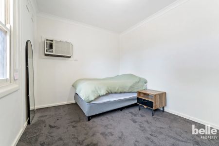 Modern & Charming 3-Bedroom - Photo 5