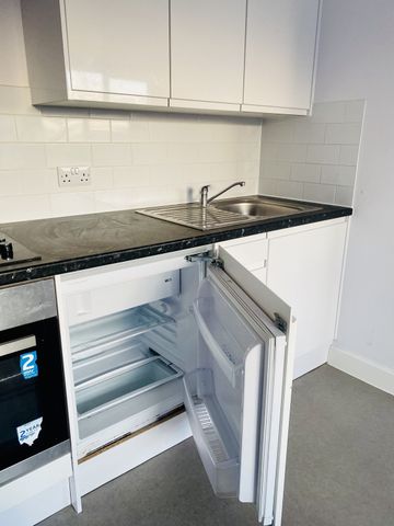 Queensway, Bletchley - 1 Bedroom Apartment - Photo 3