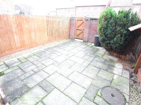 3 bedroom terraced house to rent - Photo 2