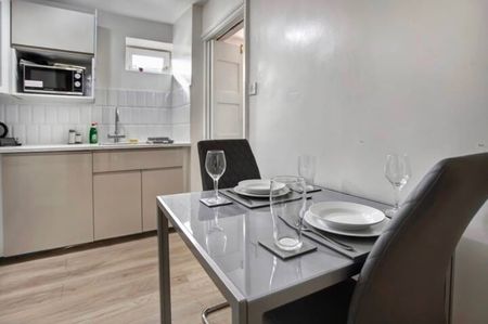 1 Bed Flat, Selby Close, E6 - Photo 4