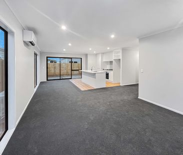 Modern home in Paraparaumu - Photo 1