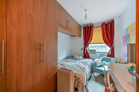 3 bedroom flat to rent - Photo 3