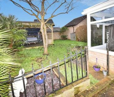 Bridle Close, Sleaford, NG34 - Photo 1