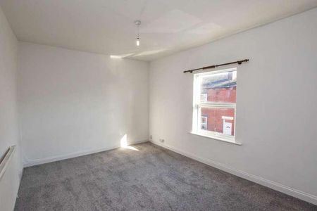 First Avenue, Hindley, Wigan, WN2 - Photo 5