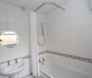 4 bedroom terraced house to rent - Photo 2