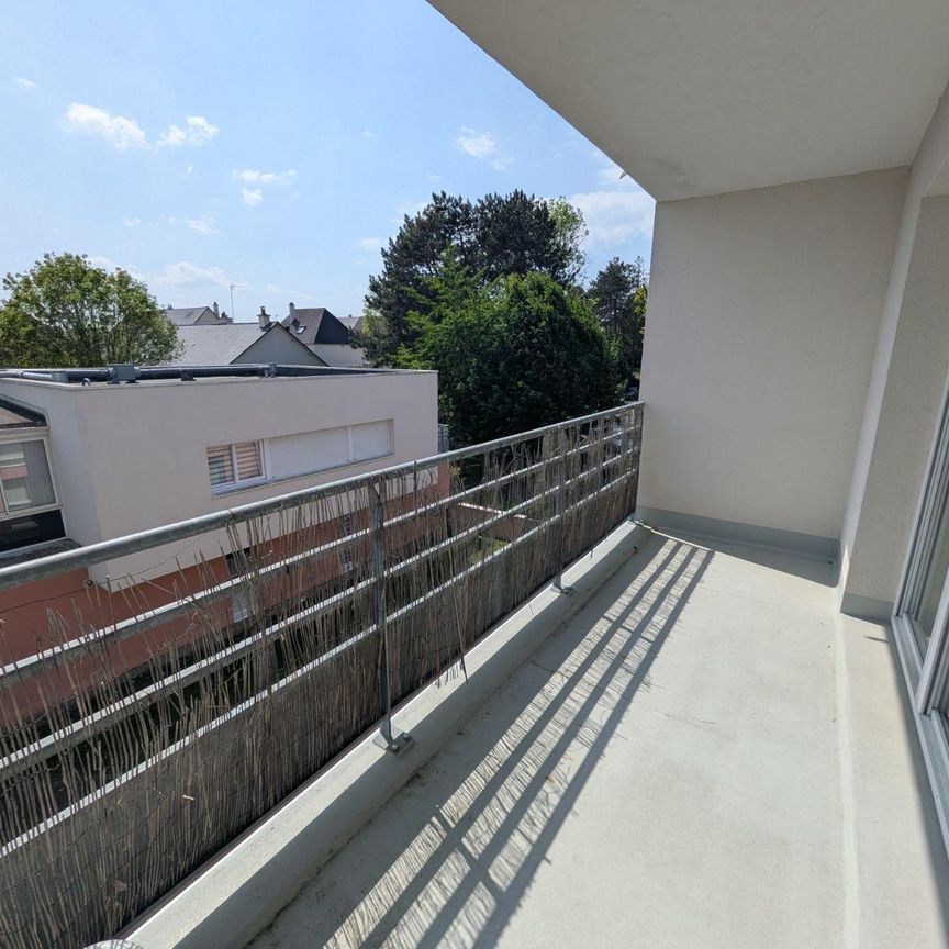 À LOUER - Appartement T3 avec ascenseur - Centre de Chartres-de-Bretagne Appartement T3 de 6... - Photo 1