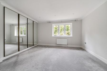 5 bedroom detached house to rent - Photo 3
