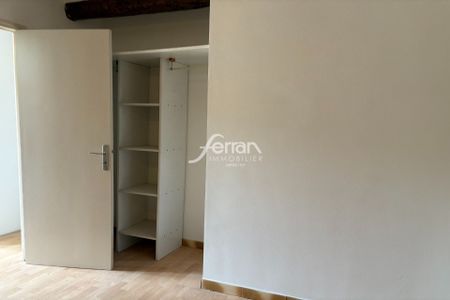 Location Appartement 3 pièces 64m² SALERNES 83690 - Photo 3