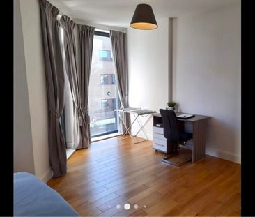 Room in a Shared House, Milner Road, SW19 - Photo 4