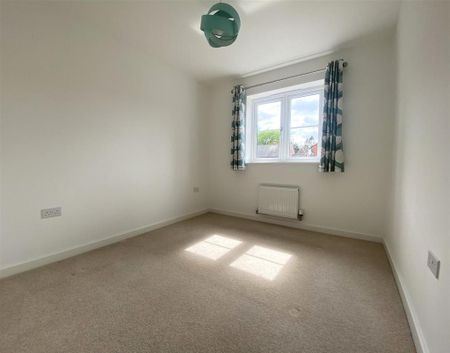3 bedroom semi-detached house to rent - Photo 4