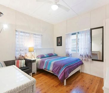 Tranquil Living in the Heart of West End – Walk to Everything! - Photo 4