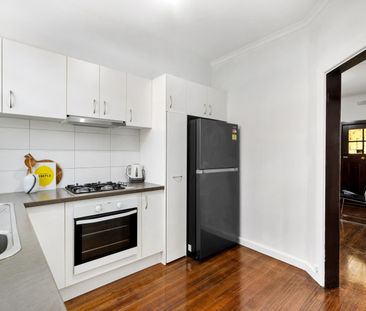 3/3 Clovelly Court, Hawthorn VIC 3122 - Apartment For Rent | Domain - Photo 4