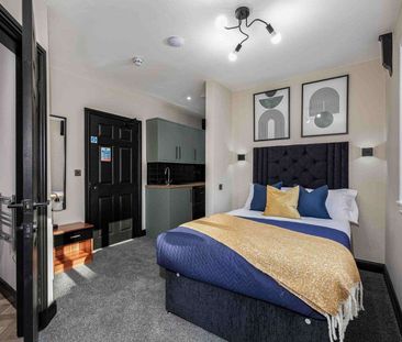 Spacious Studio for Couples | En-Suite | Stunning Church Conversion... - Photo 6