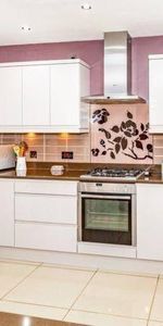 4 bedroom semi-detached house to rent - Photo 3