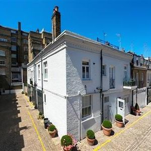 Queen's Gate Place Mews, SW7 - Photo 1