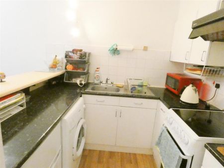 1 bedroom flat to rent - Photo 4