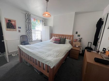 2 bedroom House To Let - Photo 4