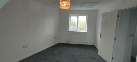 3 bedroom semi-detached house to rent - Photo 5