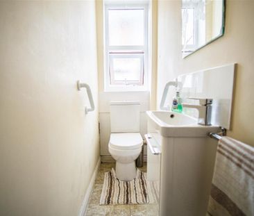 3 bedroom terraced house to rent - Photo 5