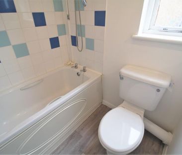 2 bedroom end of terrace house to rent - Photo 5