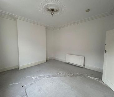 2 bed lower flat to rent in NE8 - Photo 1